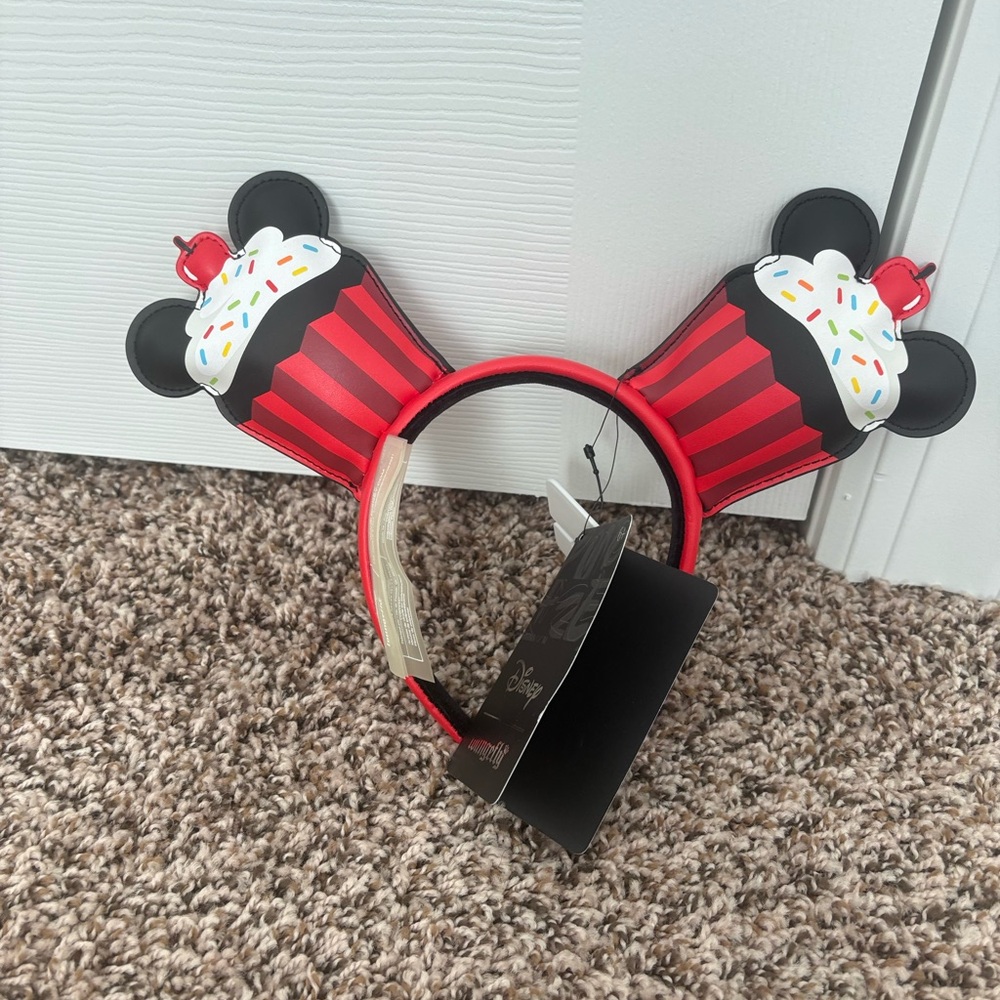 Loungefly cupcake Disney ears - Picture 4 of 4